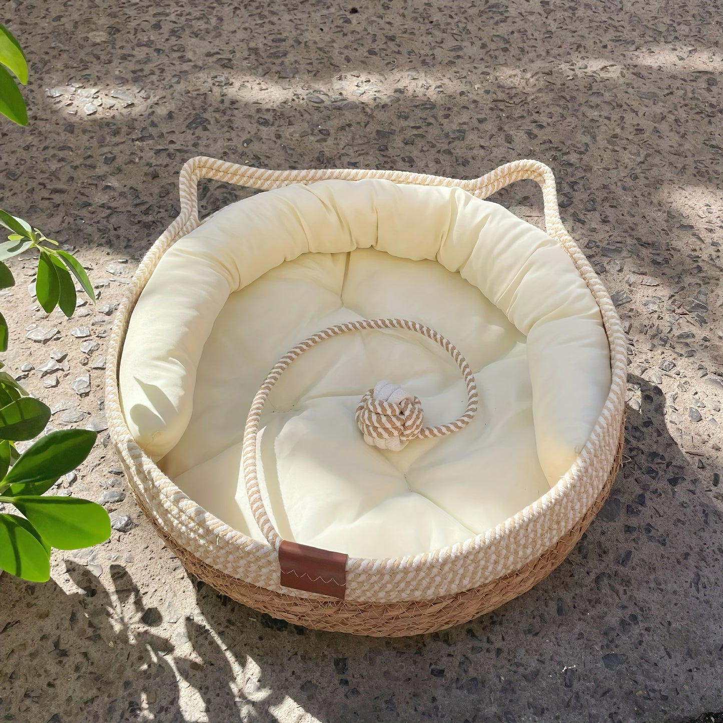 Vintage-Style Woven Cat Bed with Playful Ball - Durable, All-Season Pet Nest for Cats and Small Dogs